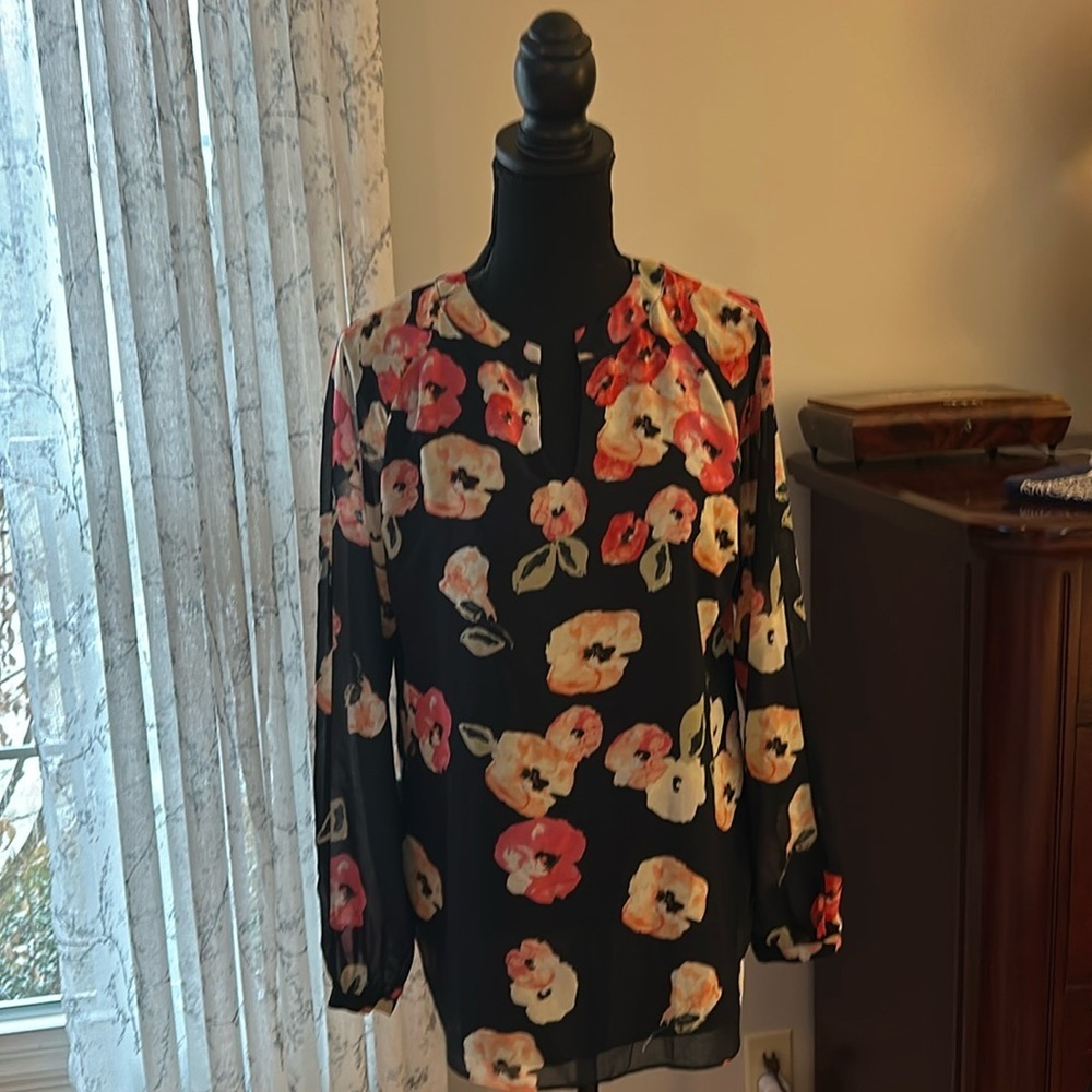 Cabi navy poppy blouse small like new 100% polyester style 971